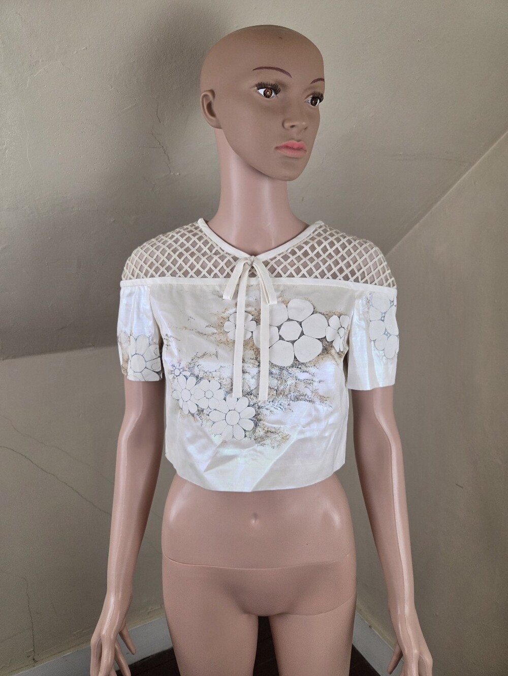 HONOR White Floral Crop Top Silk Lined Mesh Yoke Short Sleeve Size 0